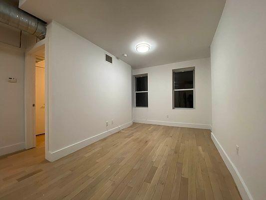 510 E 117th St in New York, NY - Building Photo