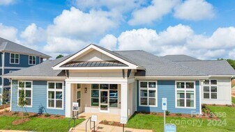 104 Jetton Grn Lp in Mooresville, NC - Building Photo