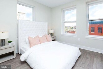 1122 N Calvert St in Baltimore, MD - Building Photo - Building Photo