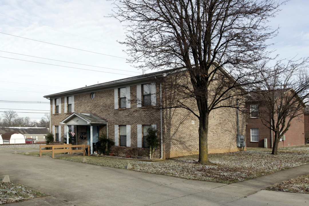 8510 Standing Oak Dr in Louisville, KY - Building Photo