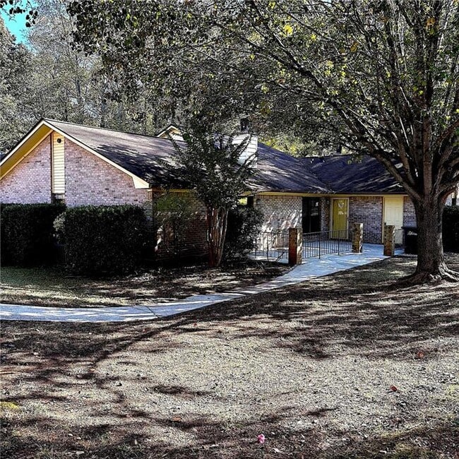 property at 1233 Shannon Way SW