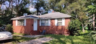 8253 Lexington Dr in Jacksonville, FL - Building Photo