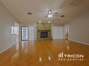 4859 Orange Grove Way in Palm Harbor, FL - Building Photo - Building Photo