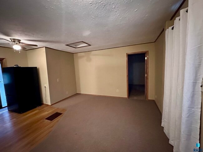 820 N Cedar St in Luverne, MN - Building Photo - Building Photo