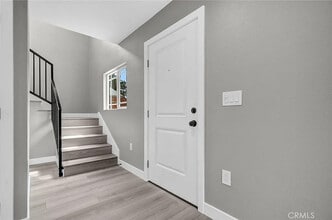 2321 Locust Ave, Unit Main House in Long Beach, CA - Foto de edificio - Building Photo
