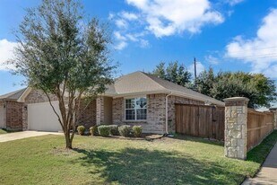 10557 Rising Knoll Ln in Fort Worth, TX - Building Photo