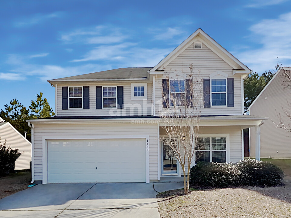 1444 Cairo Way in Fuquay Varina, NC - Building Photo