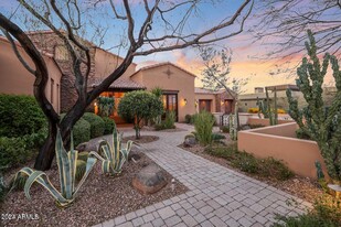 10712 E Greythorn Dr in Scottsdale, AZ - Building Photo - Building Photo