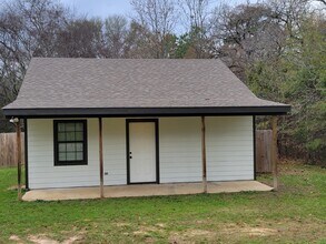 18060 County Road 1100 in Flint, TX - Building Photo - Building Photo