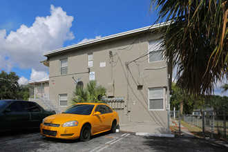 West Palm Beach Villas II in West Palm Beach, FL - Foto de edificio - Building Photo