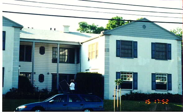 1501 W Alameda Ave in Burbank, CA - Building Photo