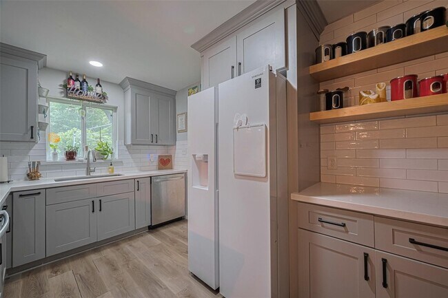 1941 Heights Dr in Katy, TX - Building Photo - Building Photo