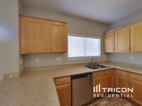 11762 Pine Shadows St in Las Vegas, NV - Building Photo - Building Photo