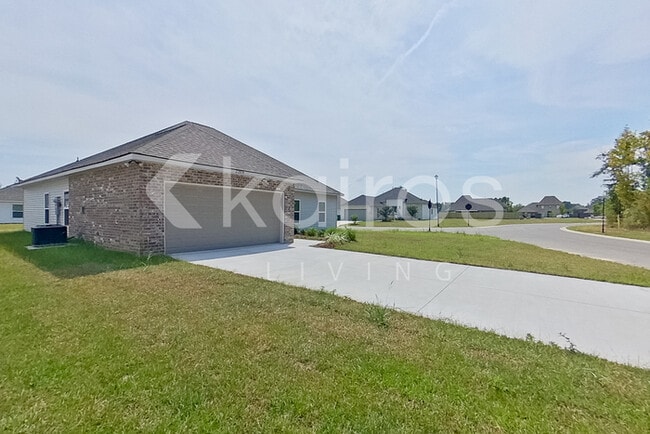 22834 Balsam Dr in Denham Springs, LA - Building Photo - Building Photo