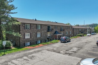 Ramparts Garden Condominiums in New Kensington, PA - Building Photo - Building Photo