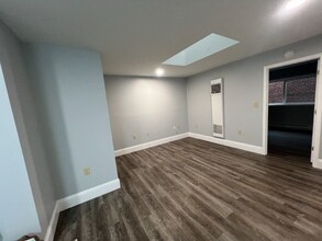 3264 Broad St in Port Henry, NY - Foto de edificio - Building Photo