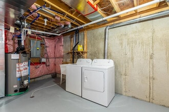 500 Green Rd, Unit SI ID1503156P in Hamilton, ON - Building Photo - Building Photo