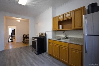 60-89 54th St in Queens, NY - Building Photo - Building Photo