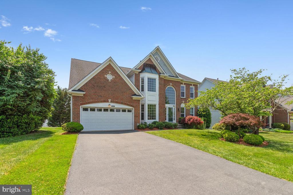 11427 Potomac Oaks Dr in Rockville, MD - Building Photo