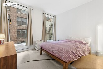215 W 28th St in New York, NY - Building Photo - Building Photo