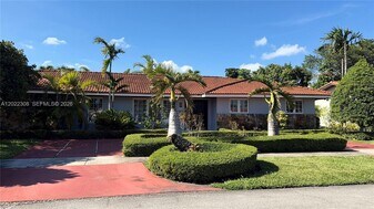 9999 SW 21st St in Miami, FL - Building Photo