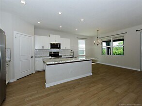 4554 NW King Ct in Jensen Beach, FL - Building Photo - Building Photo