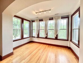 2652 N Harding Ave in Chicago, IL - Building Photo - Building Photo