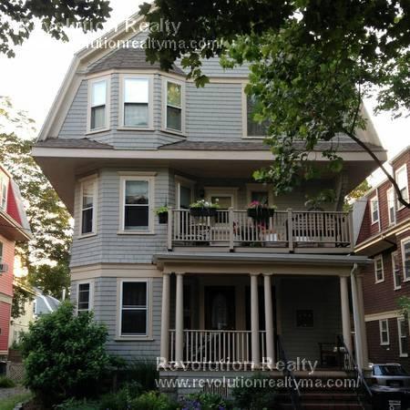 11 Granville Rd, Unit 1 in Cambridge, MA - Foto de edificio