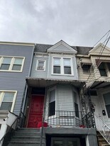 99 Orient Ave in Jersey City, NJ - Building Photo