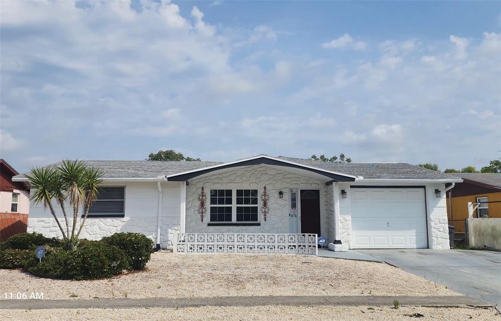 6153 9th Ave in New Port Richey, FL - Building Photo