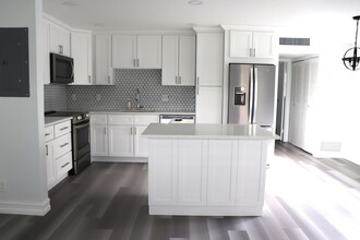 391 Brittany Dr in Delray Beach, FL - Building Photo - Building Photo