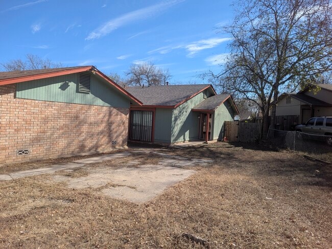 property at 1322 Bayou Dr