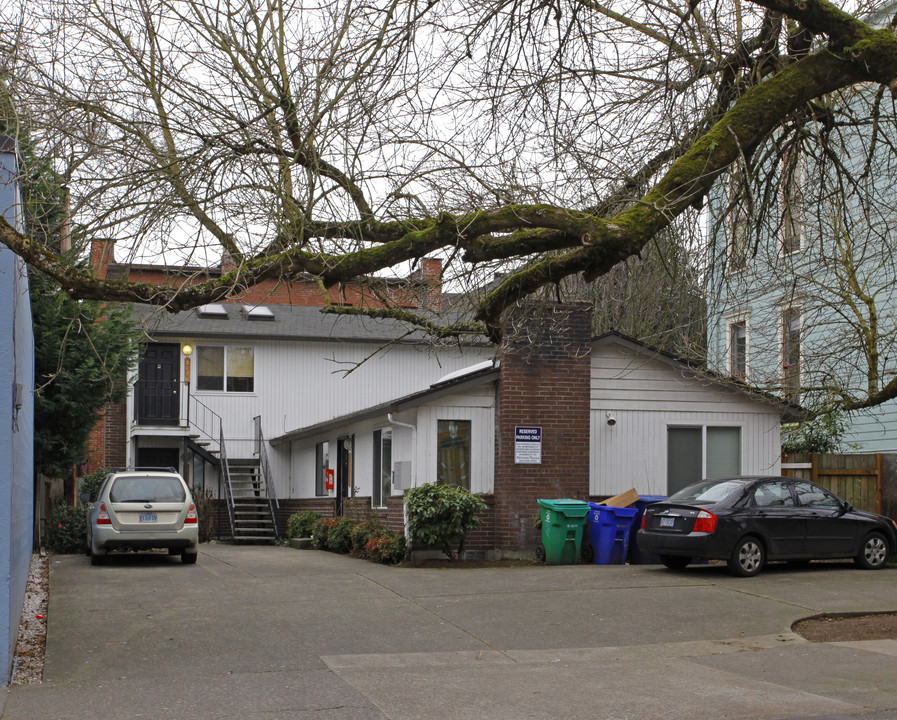 2124-2126 NW Hoyt St in Portland, OR - Building Photo