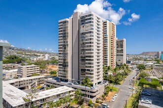 Kings Gate in Honolulu, HI - Building Photo - Building Photo