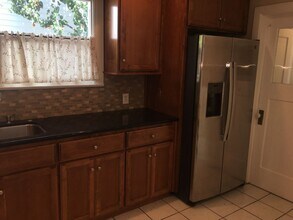 212 W Euclid Ave in Stockton, CA - Building Photo - Building Photo