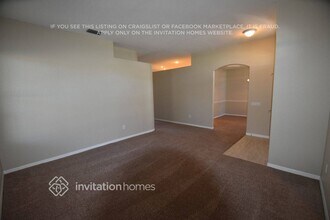 325 Country Vineyard Dr in Valrico, FL - Foto de edificio - Building Photo