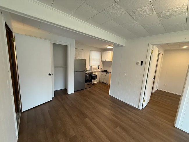 34 Little Neck Rd in Centerport, NY - Building Photo - Building Photo