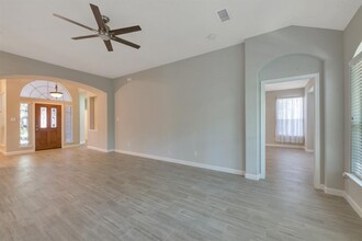 26 Hidden Meadow Dr in Spring, TX - Building Photo - Building Photo