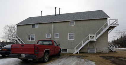 505 2nd St in Strathmore, AB - Building Photo - Building Photo