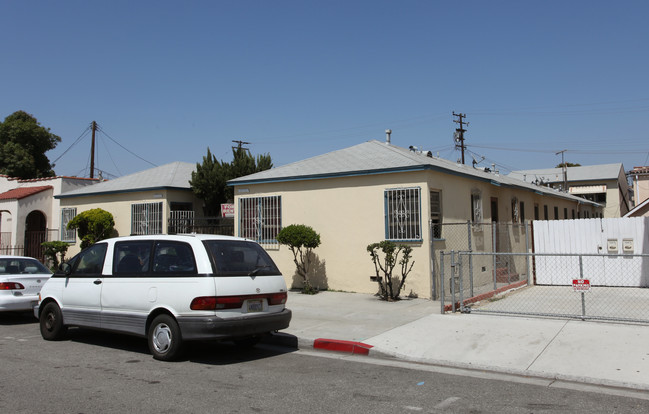 6920-6922 Malabar St in Huntington Park, CA - Building Photo - Building Photo