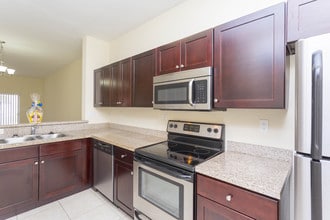 Legacy Villa Vicenza in Hialeah Gardens, FL - Foto de edificio - Interior Photo