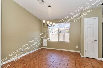 4976 W Rosebay Dr in Tucson, AZ - Foto de edificio - Building Photo