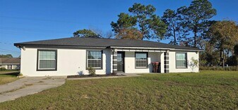 2 Pine Terrace Way in Ocala, FL - Building Photo