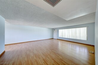 1700 Rexford Dr in Las Vegas, NV - Building Photo - Building Photo
