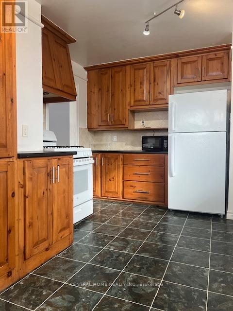 property at 192 Silverbirch Dr