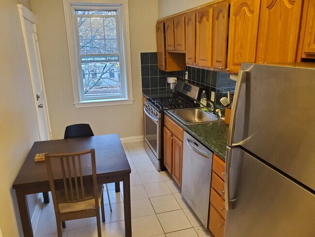 179 Kent St, Unit 4 in Brookline, MA - Building Photo - Building Photo
