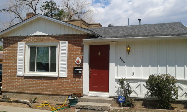 property at 308 Amherst Dr SE