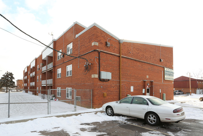 Evergreen Terrace Apartments in Columbus, OH - Foto de edificio - Building Photo