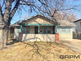 308 E 17th Ave in Hutchinson, KS - Building Photo