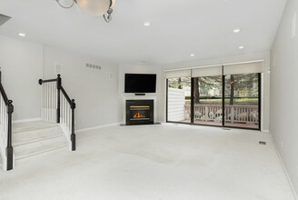 908 Upper Scotsborough Way in Bloomfield Hills, MI - Building Photo - Building Photo